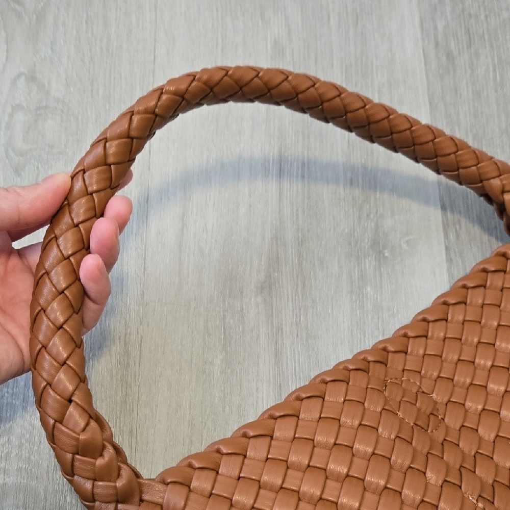 Elegant Brown Woven Tote Bag - Picture 8 of 9